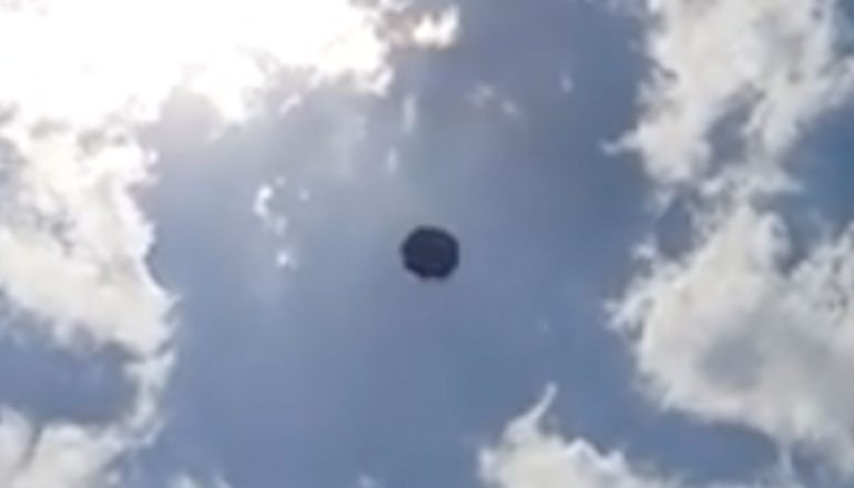 Mind-blowing Video Of UFO Over Mexican Highway Goes Viral